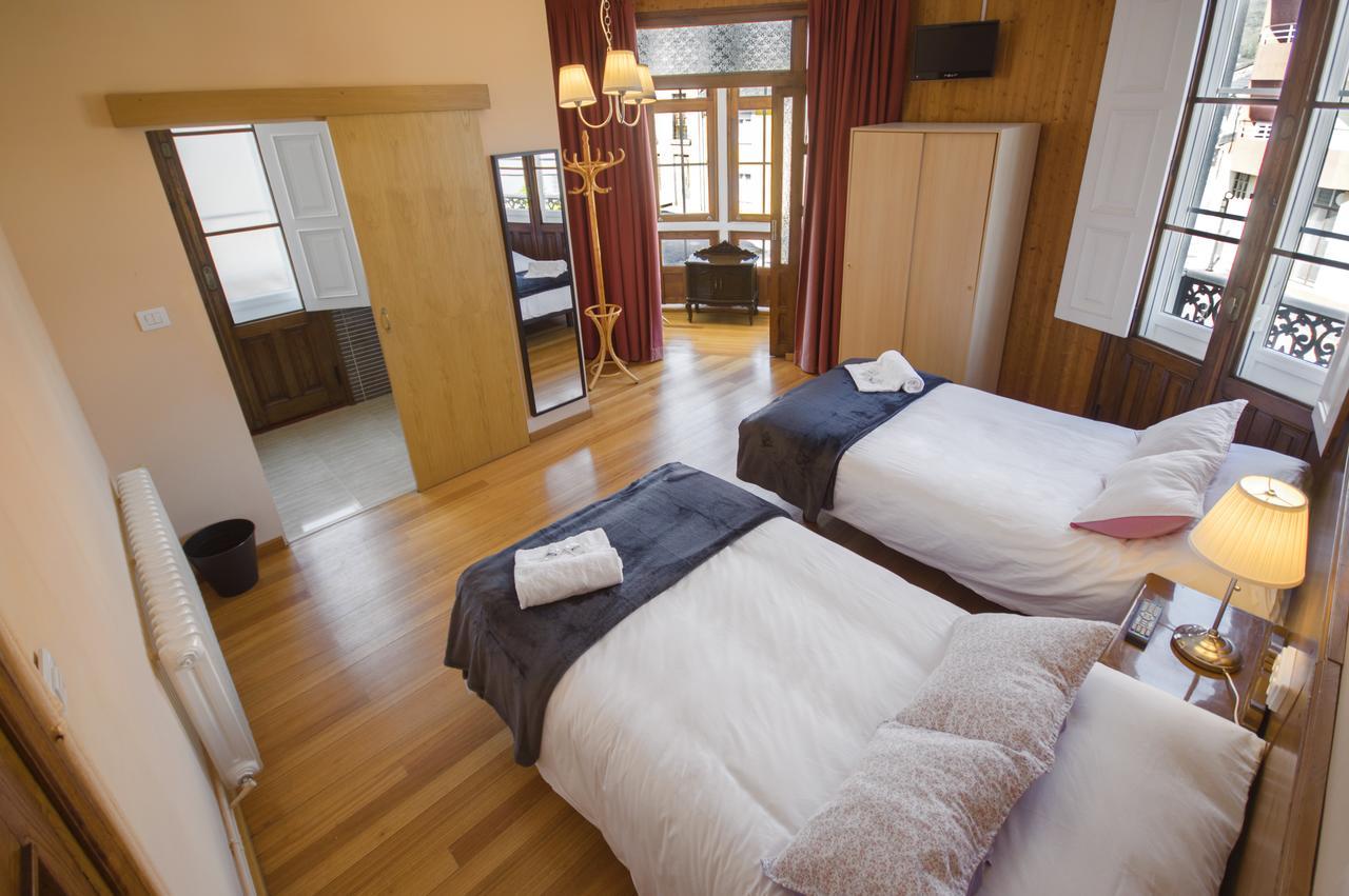 La Posada De La Casona De Sarria Eksteriør billede