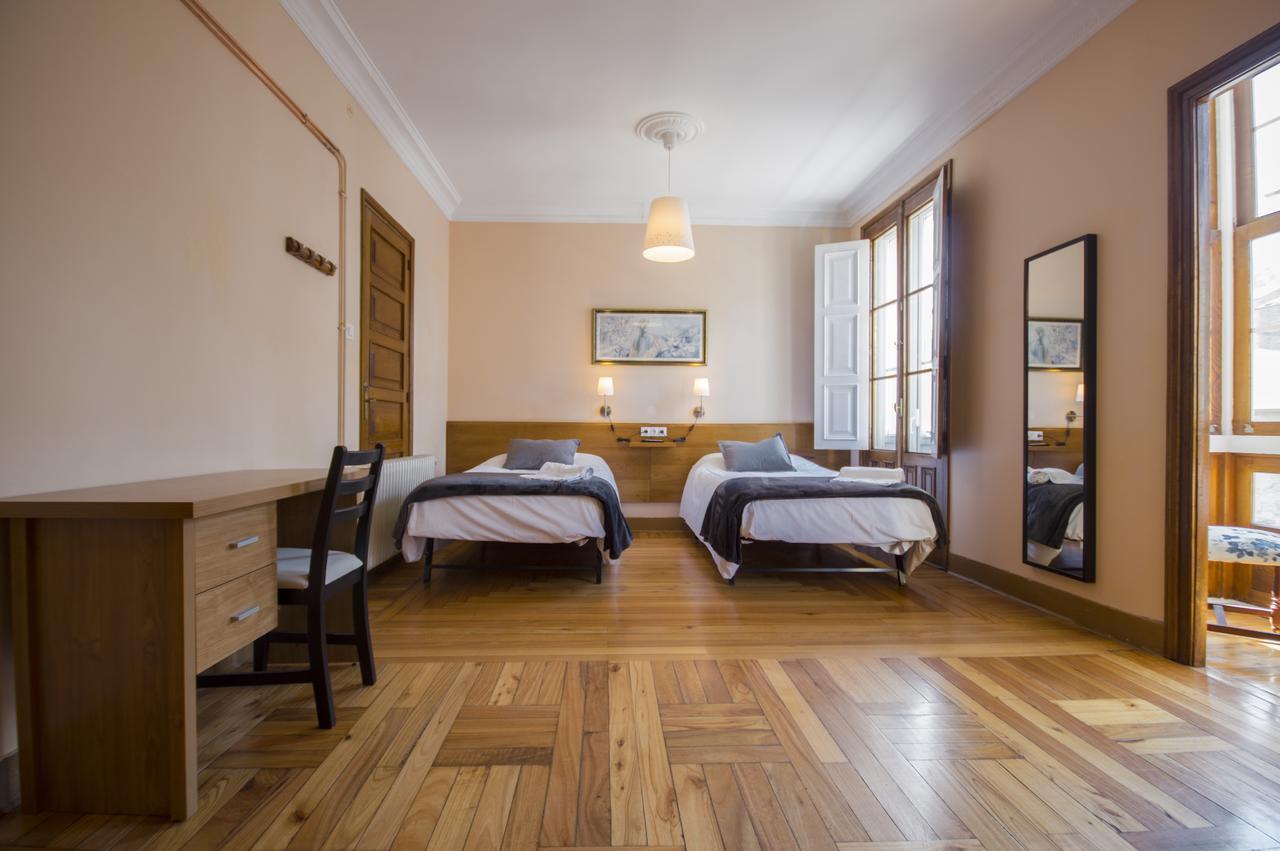 La Posada De La Casona De Sarria Eksteriør billede
